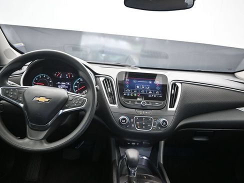 Used 2025 Chevrolet Malibu LT FWD image 19