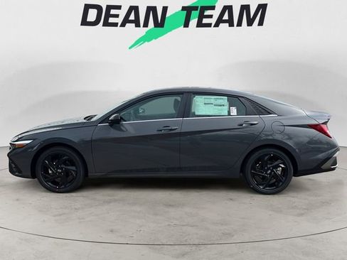 New 2026 Hyundai Elantra SEL Sport Premium FWD image 4