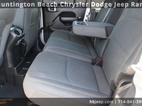 Used 2024 Jeep Wrangler Unlimited image 44