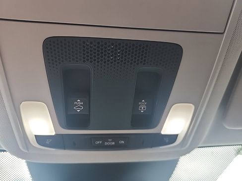 Used 2023 Honda Pilot Elite image 22