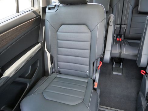 Certified 2024 Volkswagen Atlas SEL AWD/4WD image 12