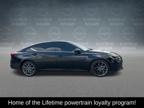 Used 2024 Nissan Altima 2.0 SR FWD image 5