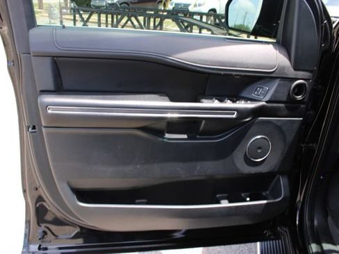 Used 2021 Ford Expedition XLT RWD image 14