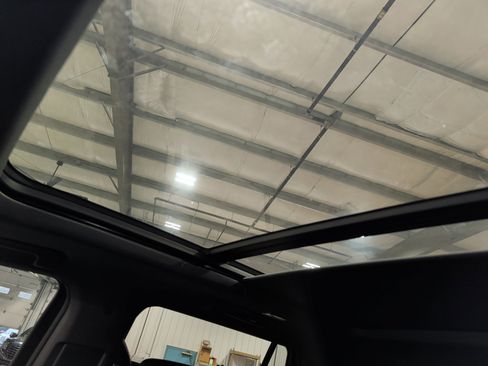 Used 2023 Chevrolet Tahoe High Country image 14