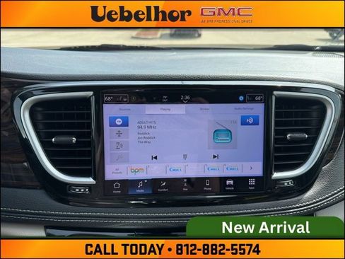 Used 2024 Chrysler Pacifica Limited image 33