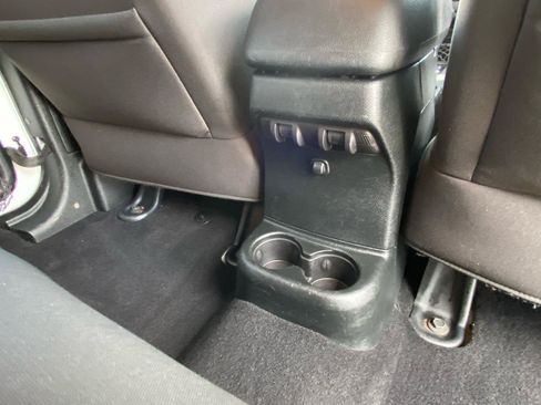 Used 2017 Jeep Wrangler Unlimited Sahara AWD/4WD image 39