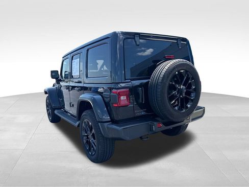 Used 2025 Jeep Wrangler Unlimited Sahara AWD/4WD image 7