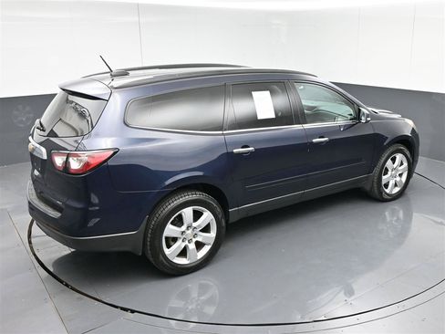 Used 2017 Chevrolet Traverse LT w/ Style and Technology Package AWD/4WD image 23