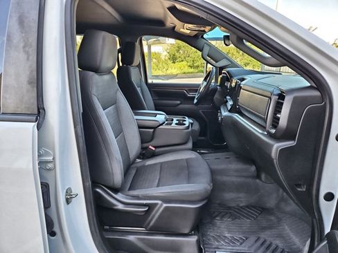 Used 2024 Chevrolet Silverado 2500 LT AWD/4WD image 21