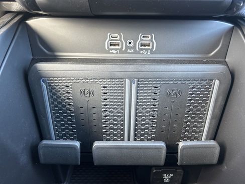 New 2026 RAM 2500 Laramie AWD/4WD image 22