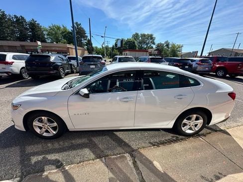 Used 2023 Chevrolet Malibu LT FWD image 4