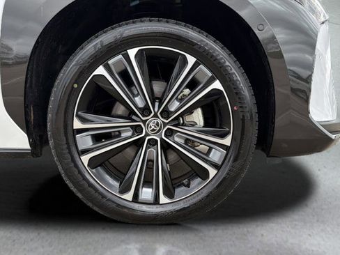 Used 2024 Toyota bZ4X XLE w/ Weather Package image 12