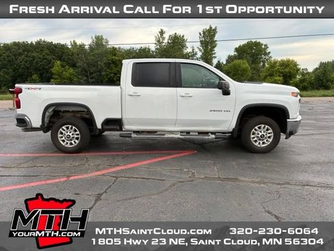 Used 2022 Chevrolet Silverado 2500 LT AWD/4WD image 1