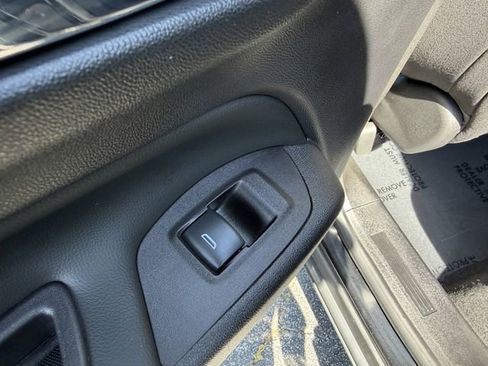 Used 2022 Chevrolet Equinox LT w/ Driver Convenience Package FWD image 27