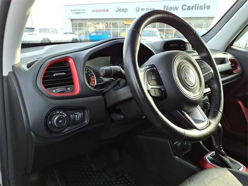 Used 2021 Jeep Renegade Trailhawk image 14