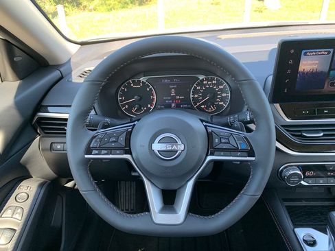New 2026 Nissan Altima 2.5 SR w/ SR Premium Package FWD image 8