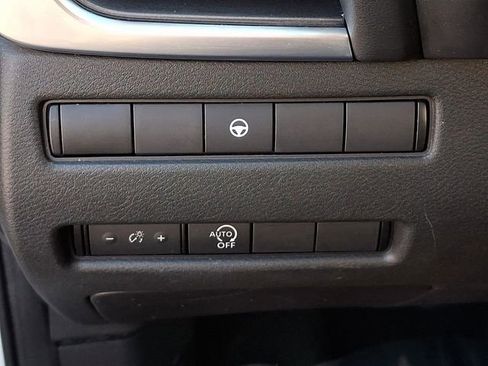 Used 2023 Nissan Rogue SV image 29