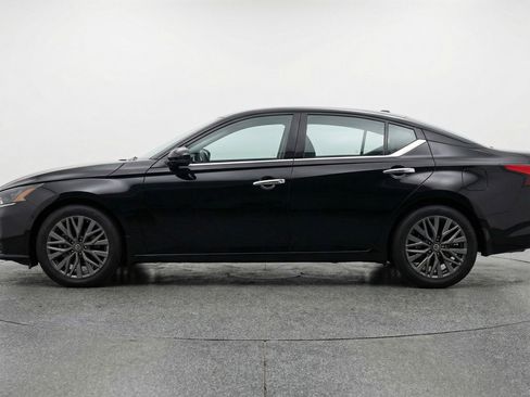Used 2025 Nissan Altima 2.5 SV FWD image 5