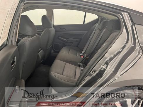 Used 2025 Nissan Altima 2.5 SV FWD image 33