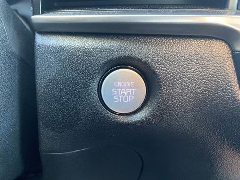 Used 2024 Kia Sorento S image 30