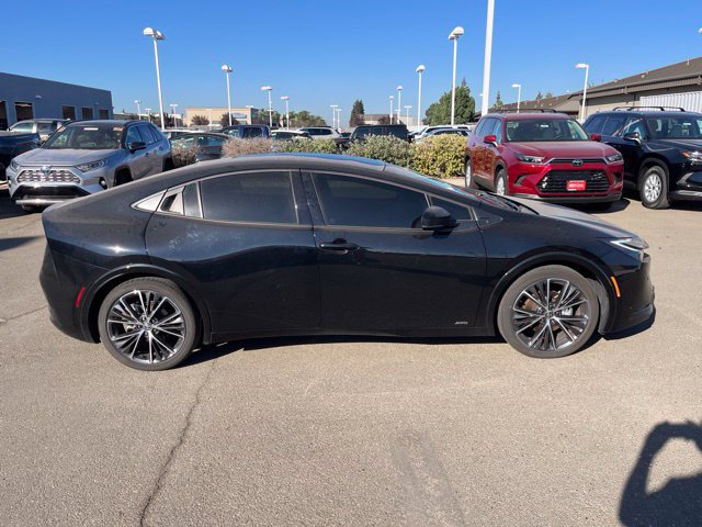 Used 2026 Toyota Prius XLE AWD/4WD image 2
