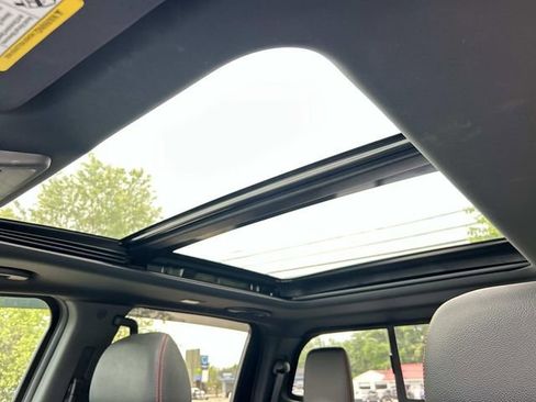 Used 2022 Nissan Titan PRO-4X w/ Pro-4x Convenience Package AWD/4WD image 28