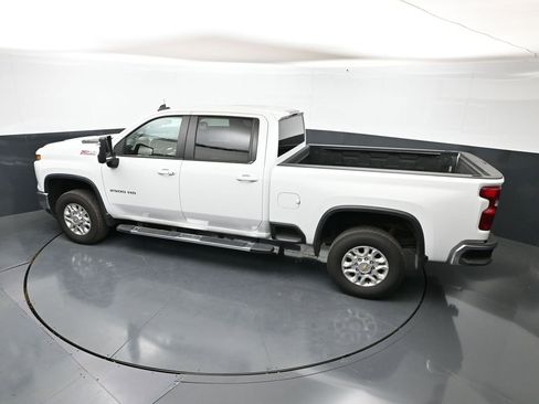 Used 2025 Chevrolet Silverado 2500 LT AWD/4WD image 40
