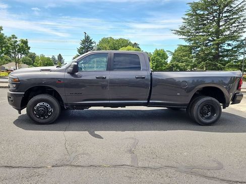 New 2026 RAM 3500 Big Horn AWD/4WD image 4