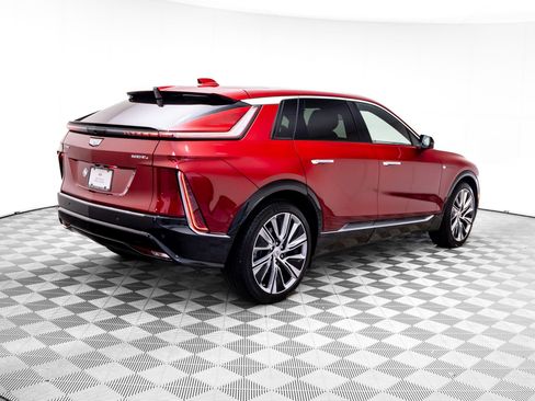 Certified 2025 Cadillac Lyriq Luxury w/ LPO, Floor Liner Package image 6