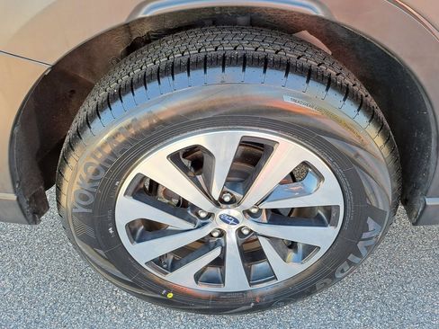 Used 2024 Subaru Outback Premium image 38