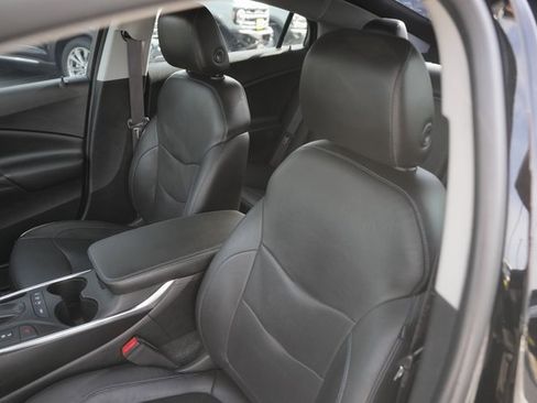 Used 2017 Chevrolet Volt Premier w/ Driver Confidence II Package image 10