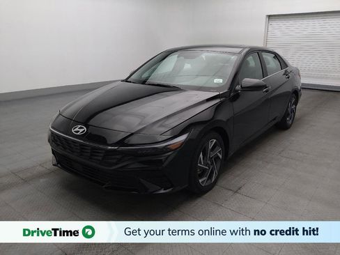 Used 2025 Hyundai Elantra SEL FWD image 1