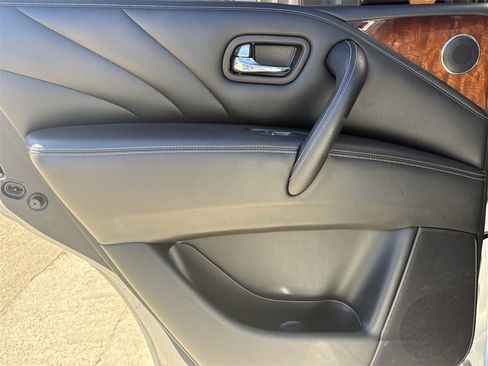Used 2017 INFINITI QX80 Base w/ Deluxe Technology Package image 23