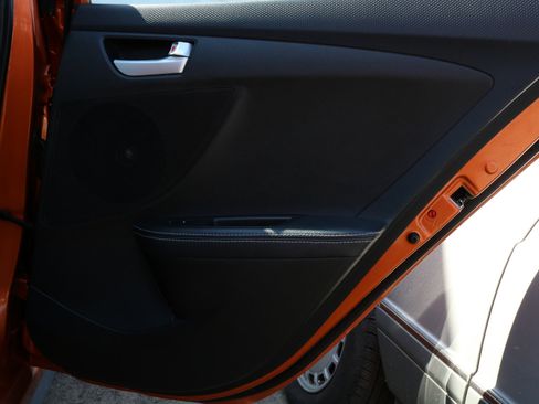 Used 2016 Hyundai Veloster Turbo image 36