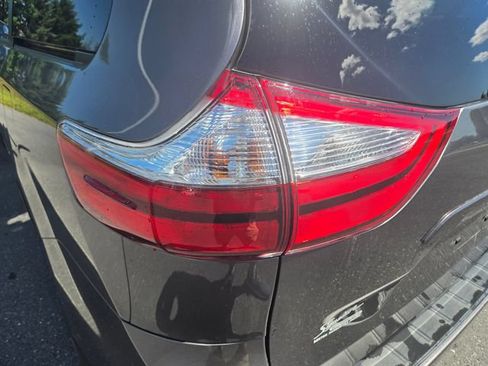 Used 2017 Toyota Sienna LE w/ Protection Package AWD/4WD image 14