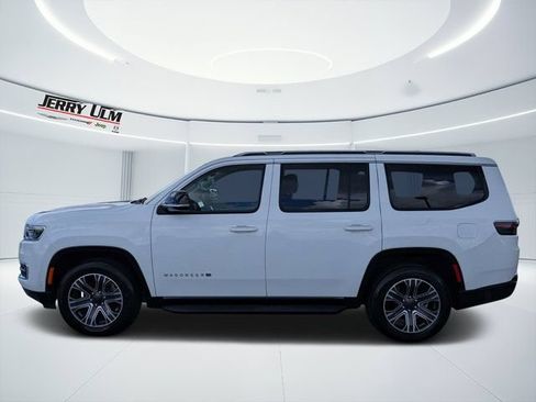 Certified 2024 Jeep Wagoneer Series II w/ Flexible Seating Group RWD image 6