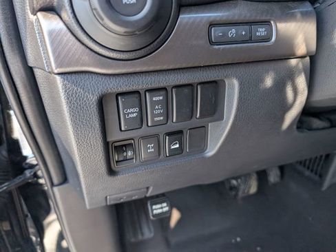 Used 2023 Nissan Titan PRO-4X w/ Pro-4x Convenience Package image 16