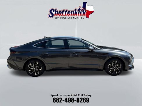 Used 2025 Hyundai Sonata SEL FWD image 5