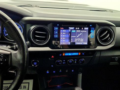 Used 2017 Toyota Tacoma TRD Sport w/ Premium & Technology Package image 17