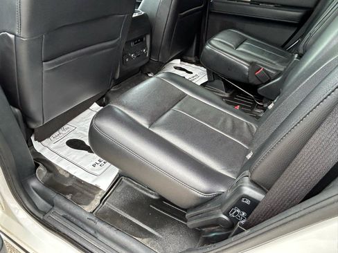 Used 2017 Ford Expedition Limited w/ Equipment Group 301A AWD/4WD image 9