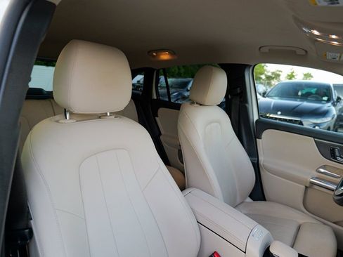 Used 2022 Mercedes-Benz GLA 250 4MATIC image 36