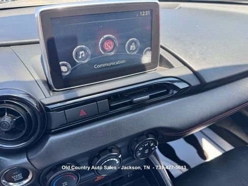 Used 2017 MAZDA MX-5 Miata RF Club RWD image 29