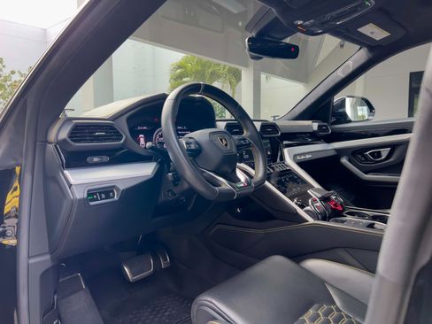 Used 2020 Lamborghini Urus AWD/4WD image 18
