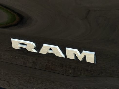 Used 2024 RAM 1500 Laramie AWD/4WD image 11