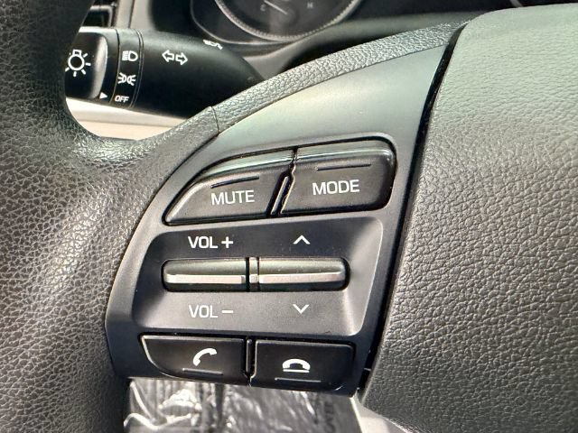 Used 2020 Hyundai Elantra SE FWD image 15