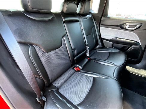 Used 2025 Jeep Compass Latitude image 22