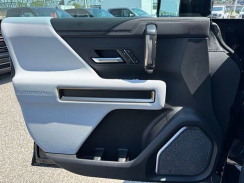 New 2025 GMC Hummer EV 2X w/ LPO, Illumination Package image 48