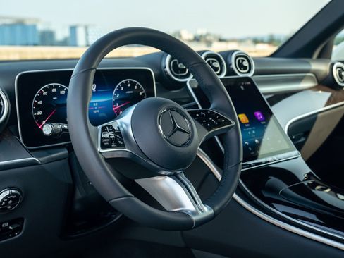 Certified 2026 Mercedes-Benz GLC 300 4MATIC image 17
