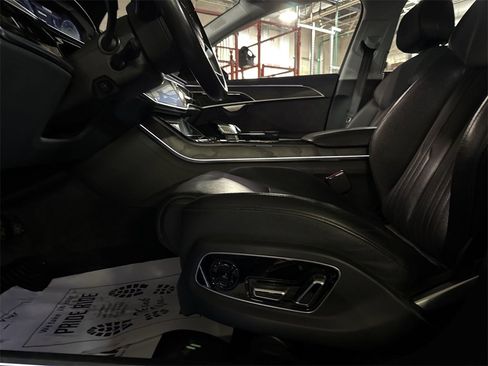 Used 2020 Audi A8 L 4.0T w/ Executive Package image 14