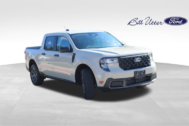 Used 2025 Ford Maverick XLT w/ Equipment Group 302A AWD/4WD image 3